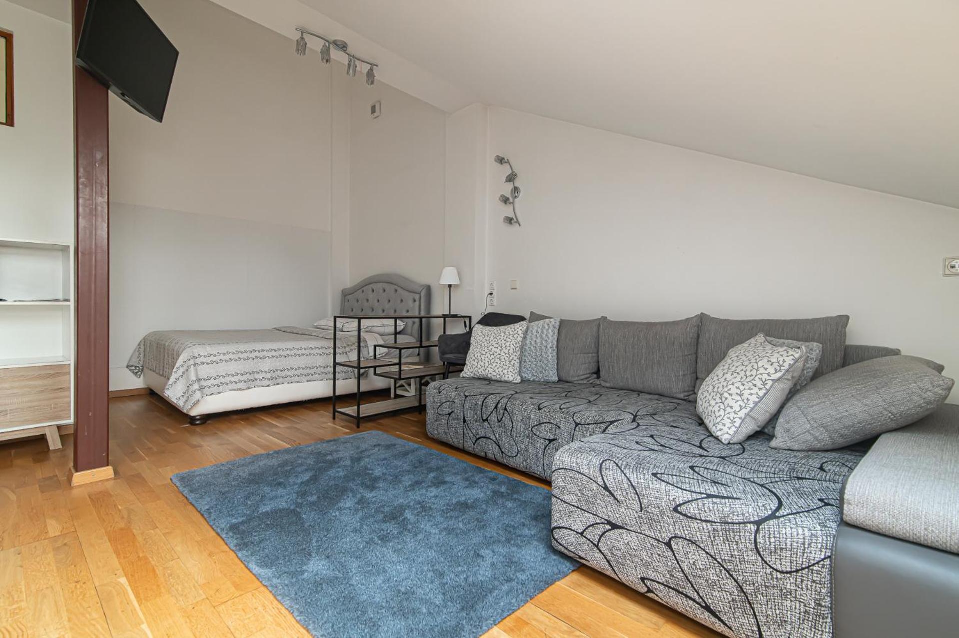 Old Town Happiness Apartment *