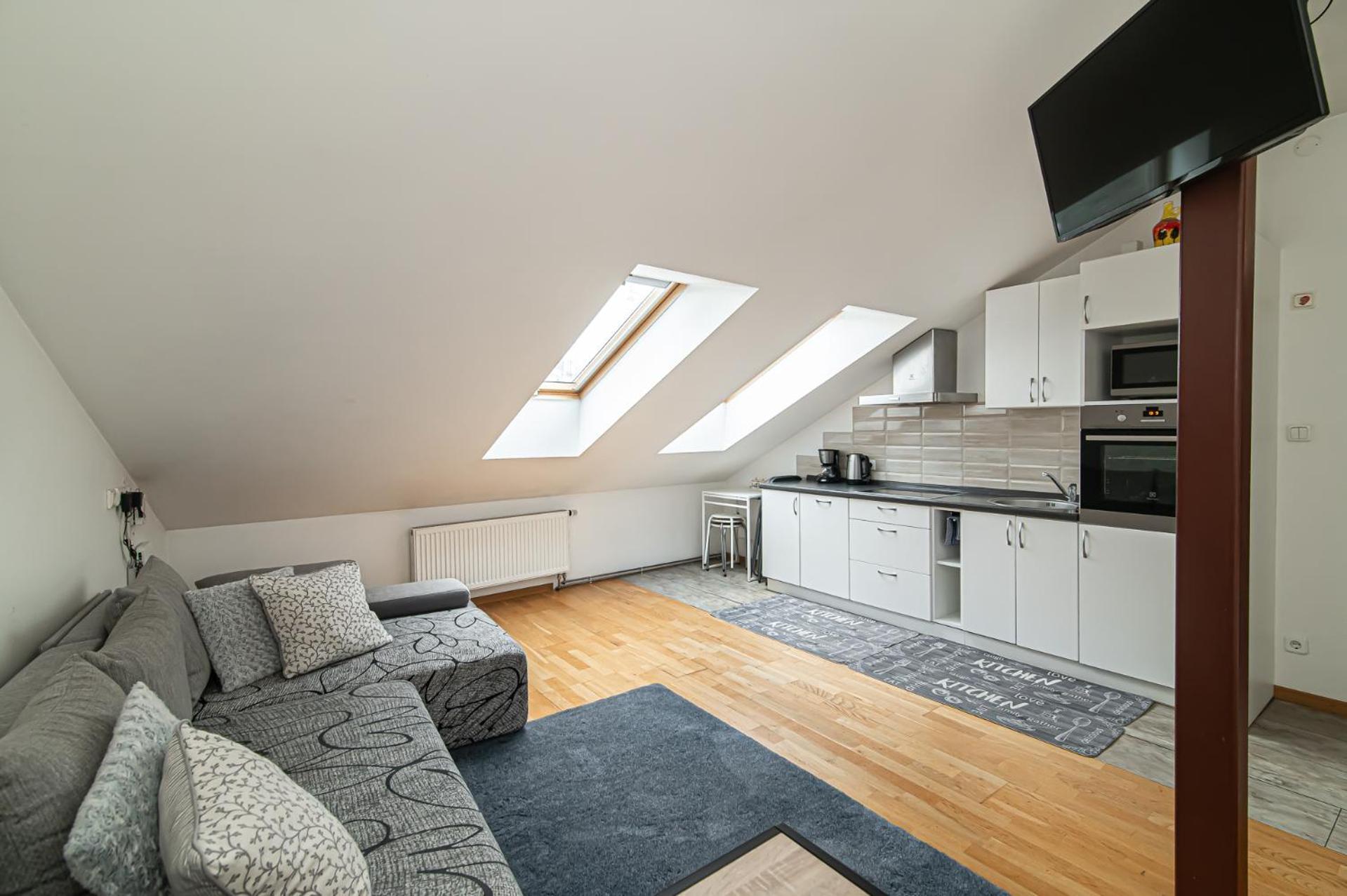 Old Town Happiness Apartment *
